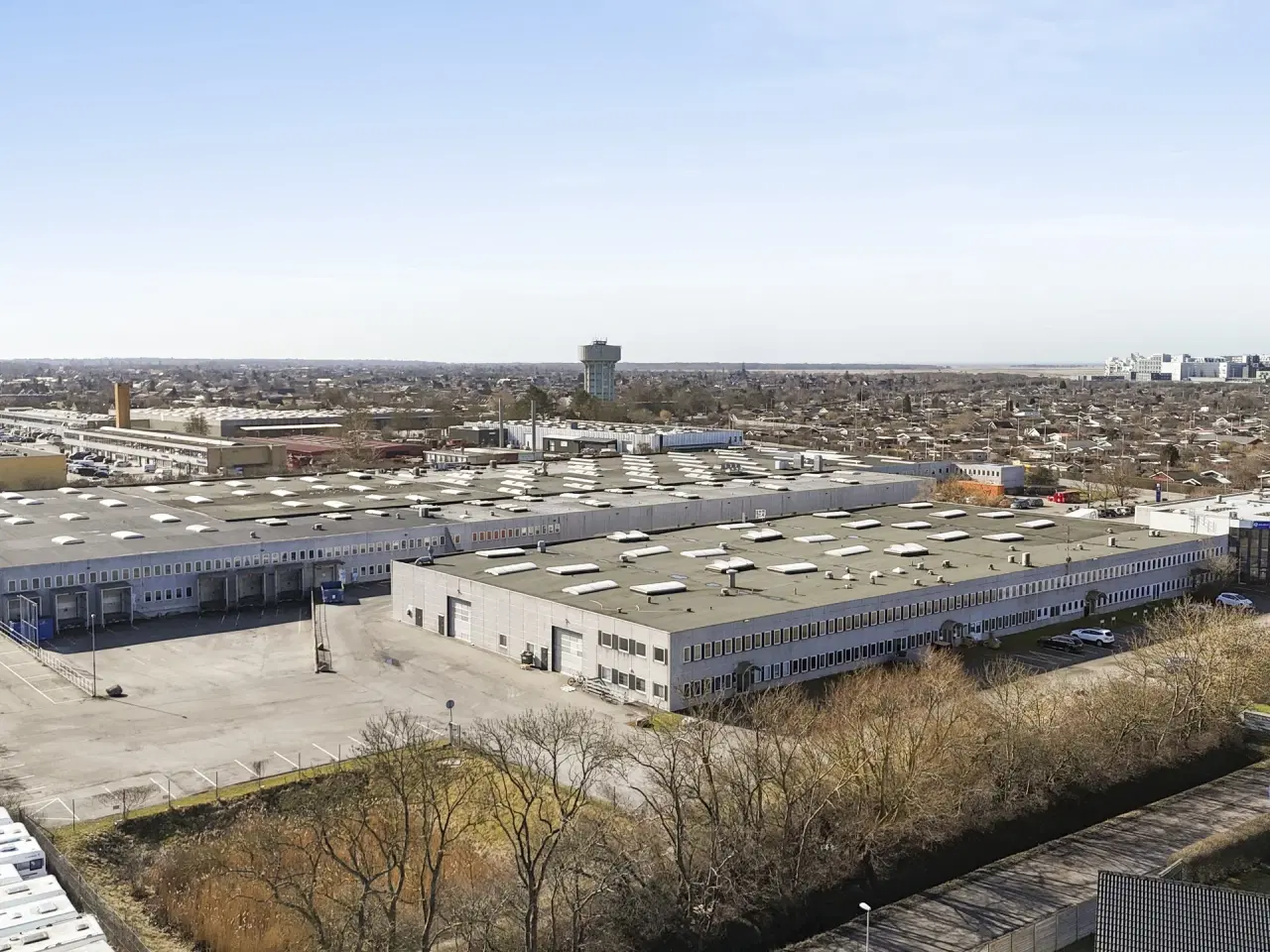 Billede 5 - Højloftet lager m. 26 porte