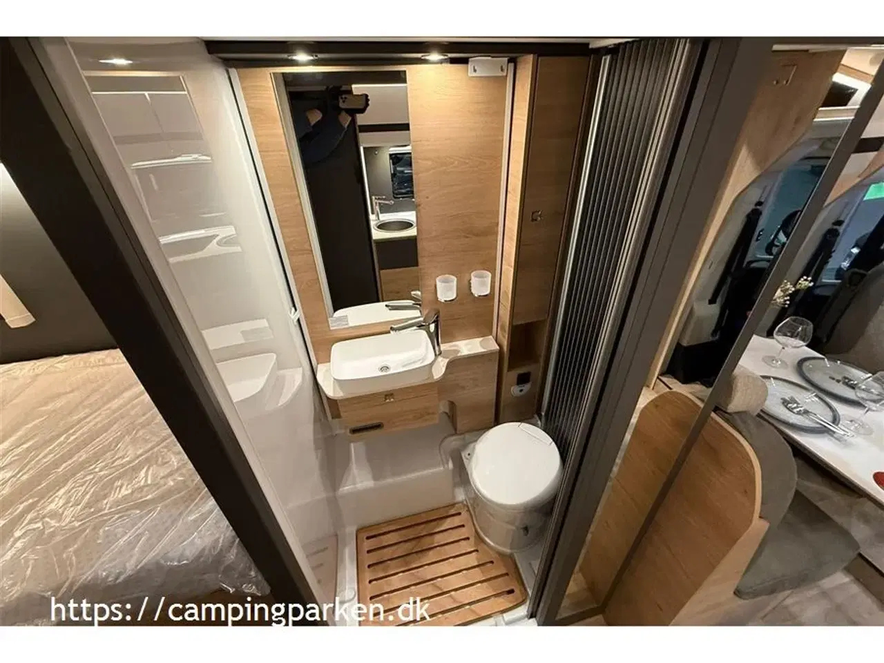 Billede 10 - 2026 - Dethleffs Globebus Camp Active T4   Eksklusiv nyhed fra Dethleffs! Smal/kort delintegreret Globebus T4 Active