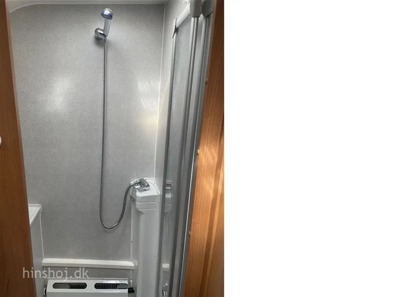 Billede 10 - 2009 - LMC Musica 560 D Alde   Dejlig vogn med rundsidegruppe og franskseng fra Hinshøj Caravan A/S