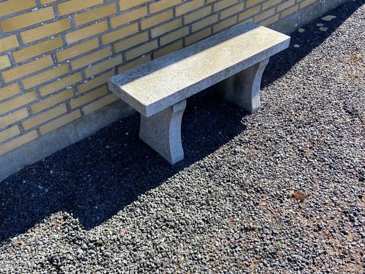 Billede 2 - Fin Granit Havebænk.