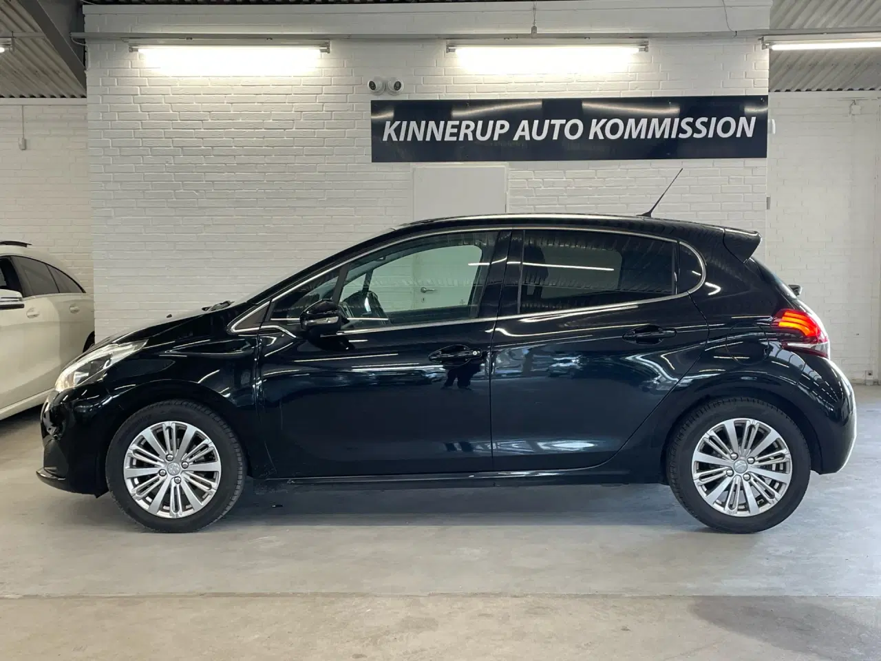 Billede 2 - Peugeot 208 1,5 BlueHDi Infinity 100HK 5d 6g