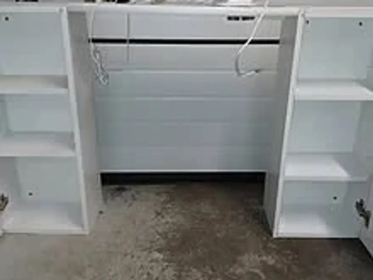 Billede 4 - Badeværelses skab m/ spejl