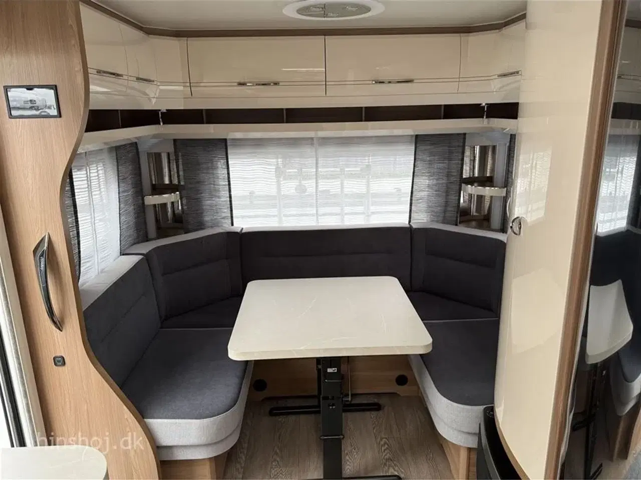 Billede 11 - 2022 - Hobby Excellent 540 UFF   Dejlig vogn med rundsidegruppe og fritstående dobbeltseng fra Hinshøj Caravan