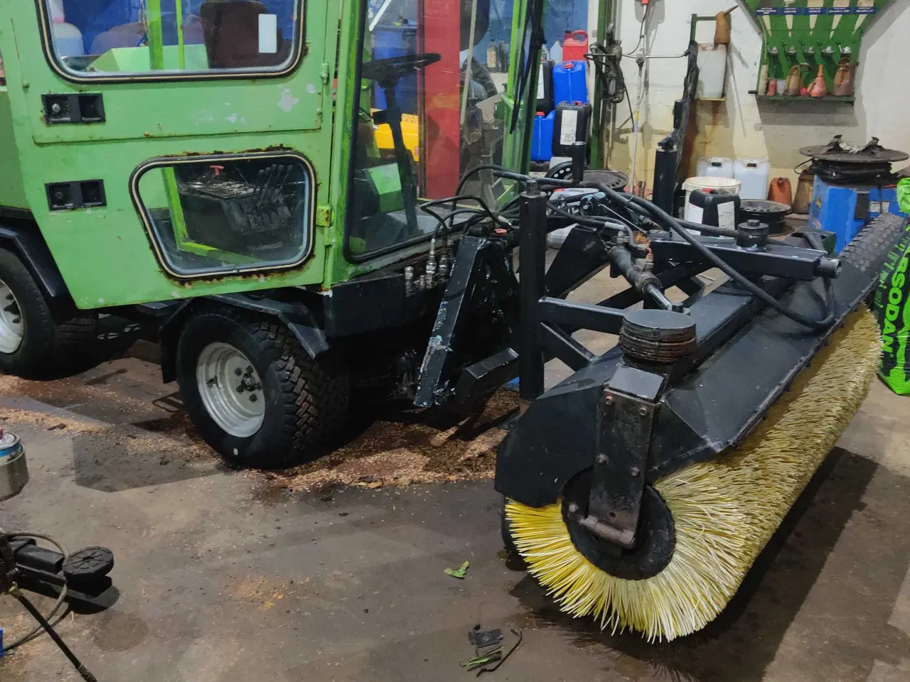 Billede 2 - Linexa 870 redskabsbærer med kost