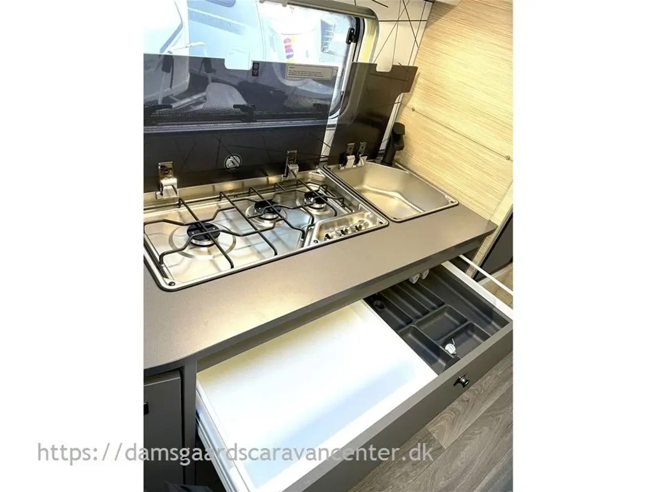 Billede 14 - 2026 - Fendt Apero 560 SKM   Dobbeltseng-Køjer-Combi E-Gulvtemp.