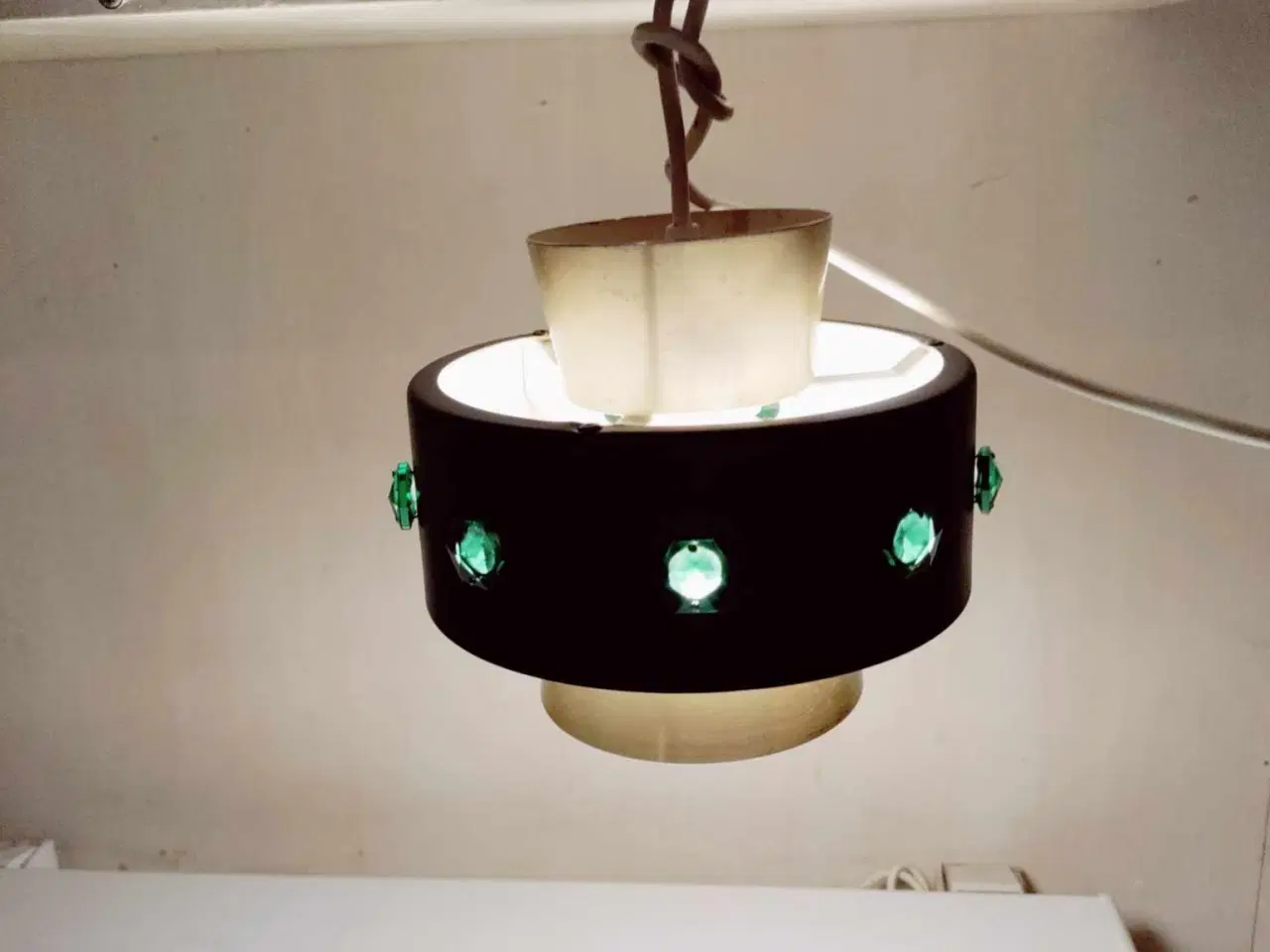 Billede 3 - fed lille retro lampe med grønne sten