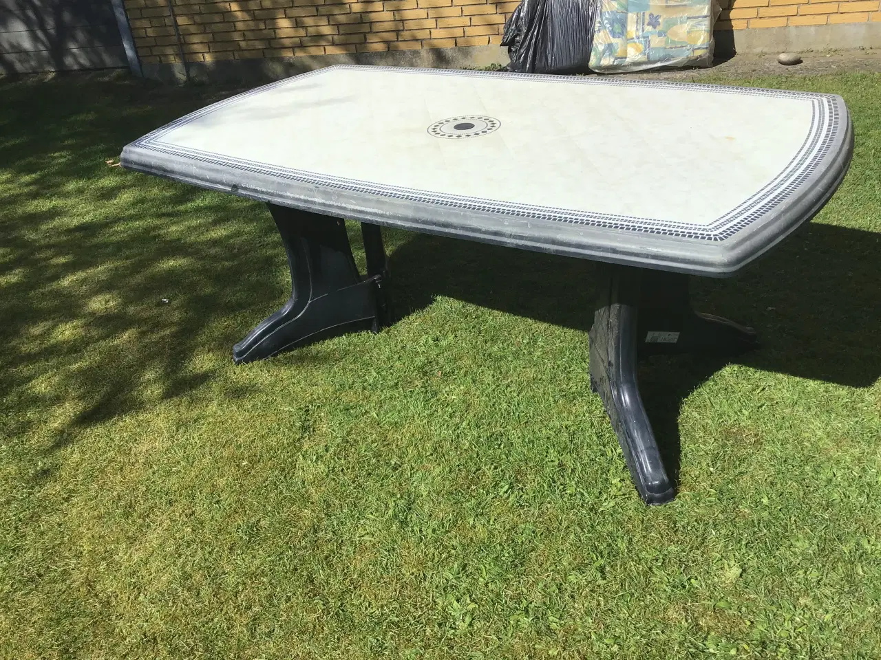 Billede 1 - Havebord