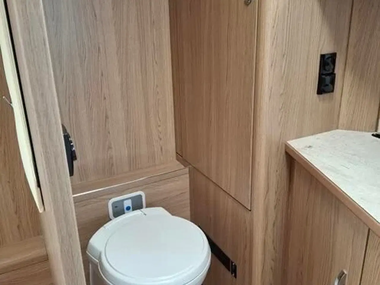 Billede 11 - LMC Exquisit Vip 685 D - EFTERÅRSTILBUD SPAR 10.000 NU 409.995