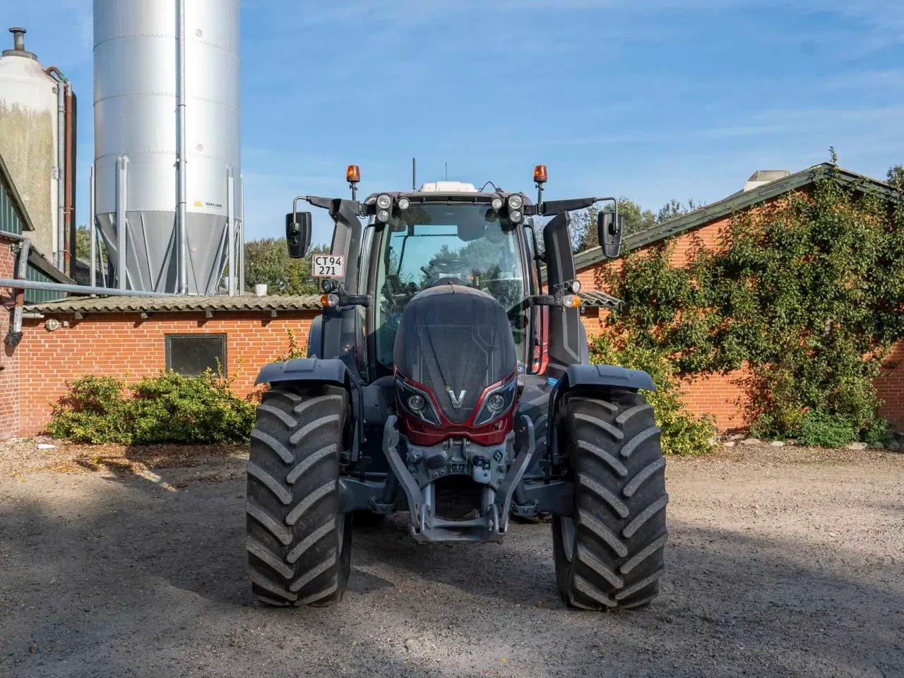 Billede 3 - Valtra T214 med GPS Årgang 2020 - 2960 timer