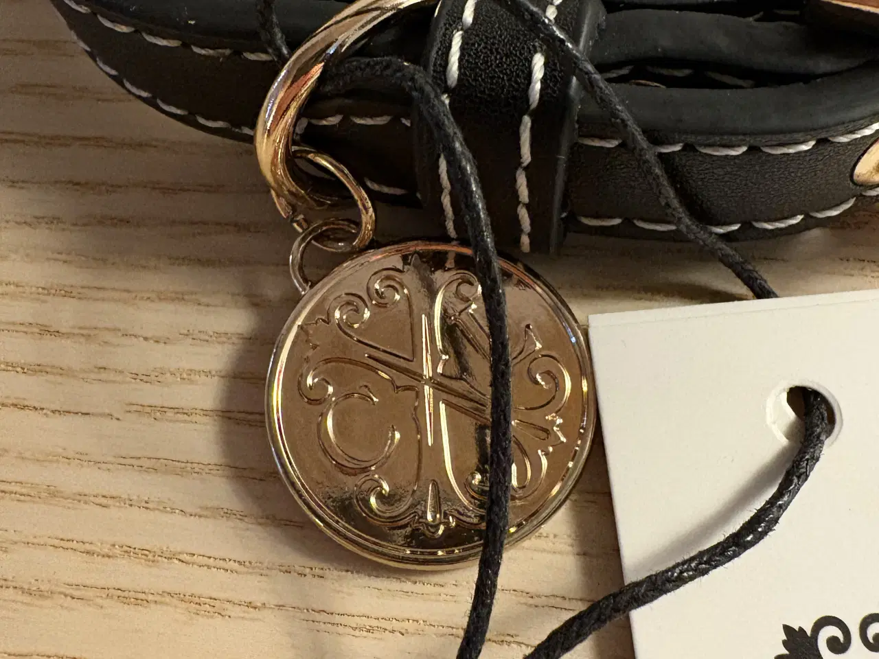 Billede 1 - Hundehalsbånd lille hund i ægte læder.