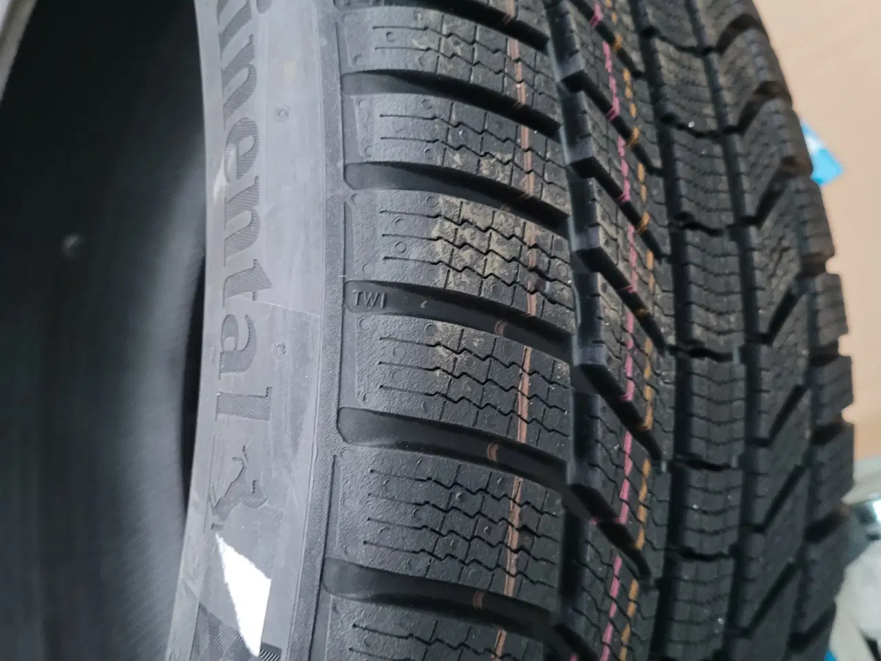 Billede 2 - 225/ 45 R 18