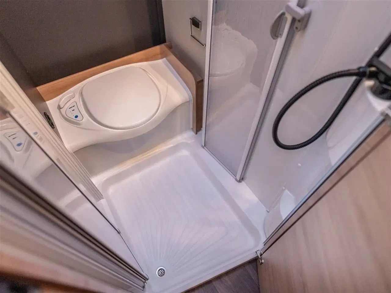 Billede 10 - 2025 - Knaus L!VE TI Wave 650 MF Platinium Selection   KNAUS L!VE KAMPAGNE - SPAR 95.000