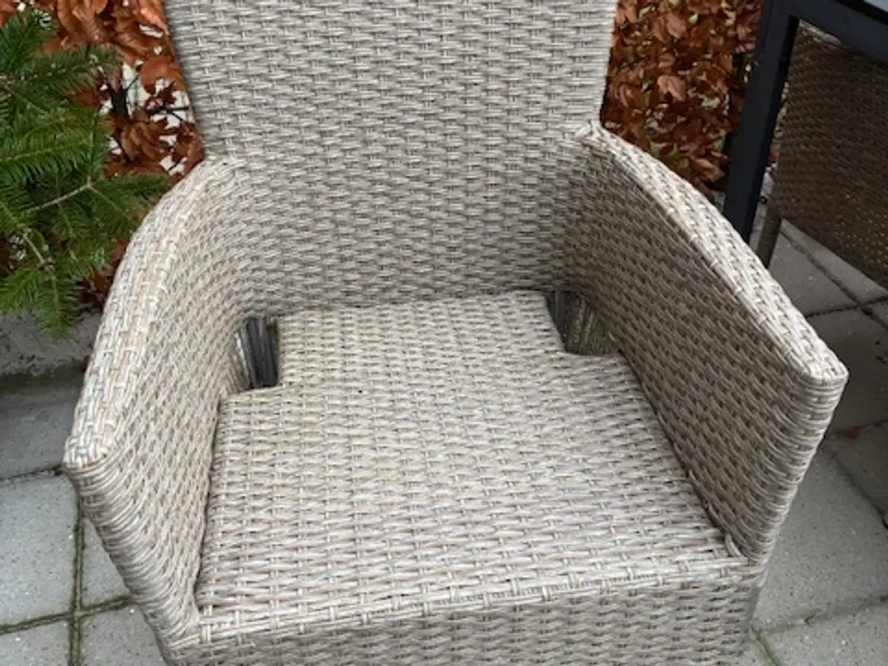 Billede 2 - Havebord med 4 stole