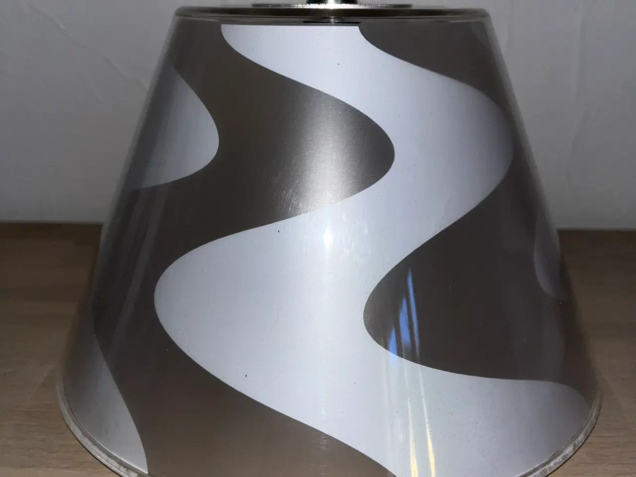 Billede 3 - Le Klint UnderCover loftslampe med 2 covers