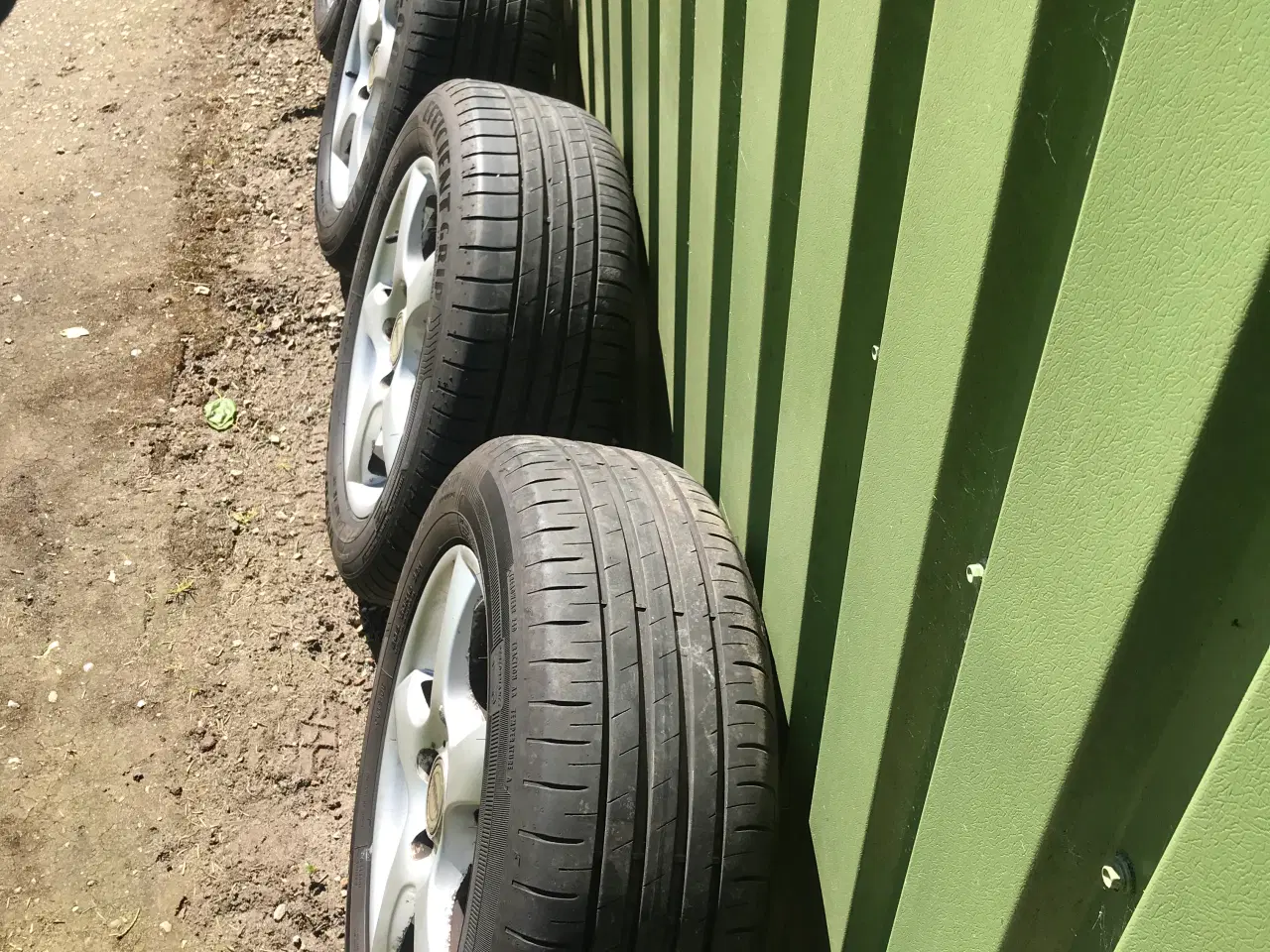 Billede 2 - Dæk 205/60/16 R Goodyear