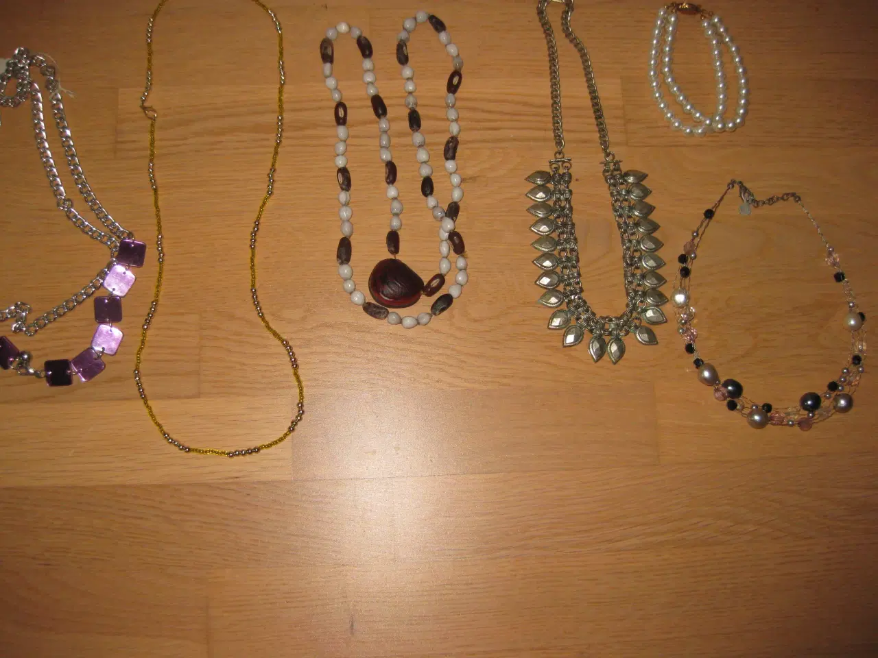 Billede 4 - Diverse halskæder pr stk