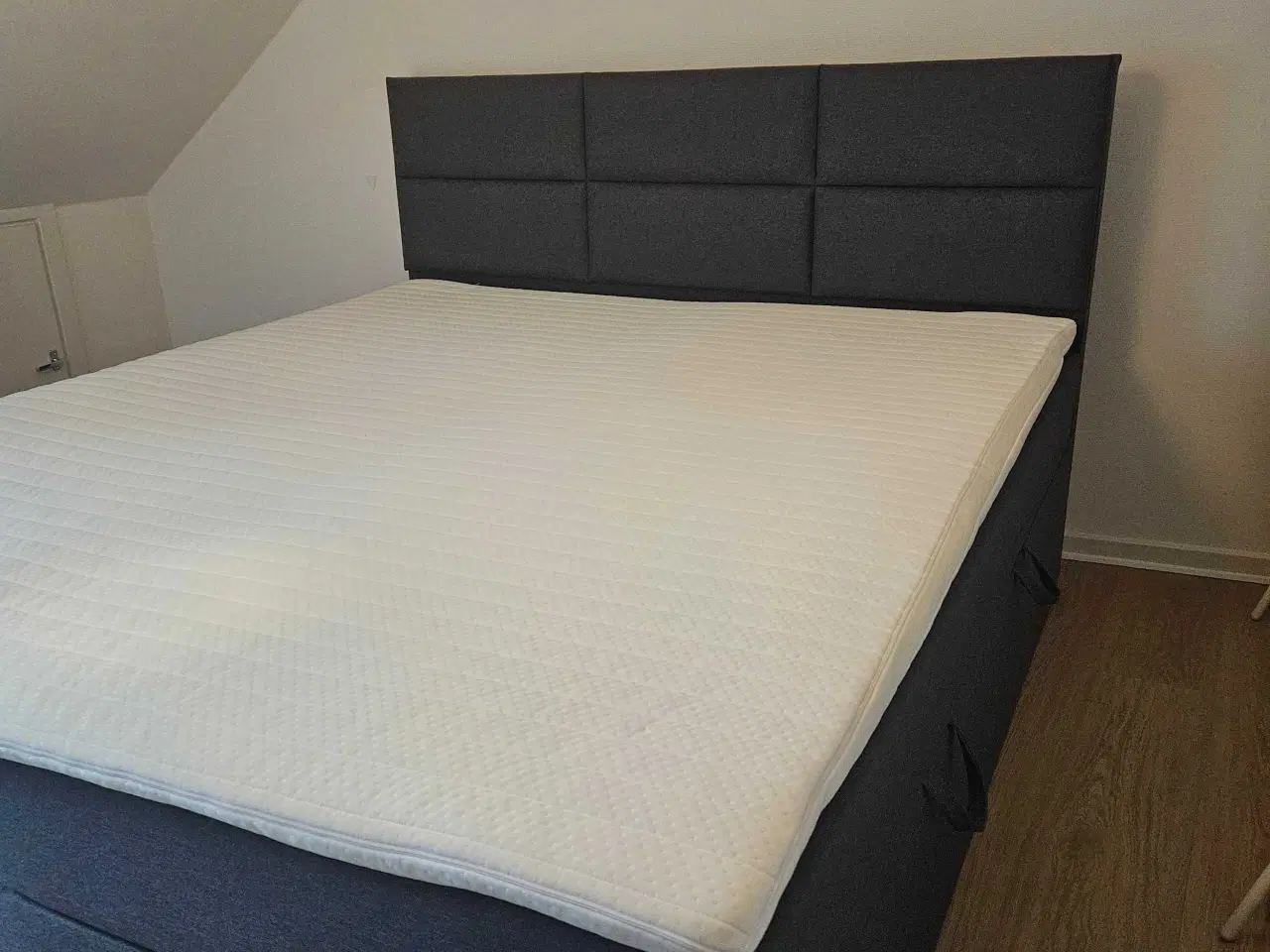 Billede 1 - Næsten ny Dobbeltseng med opbevaring