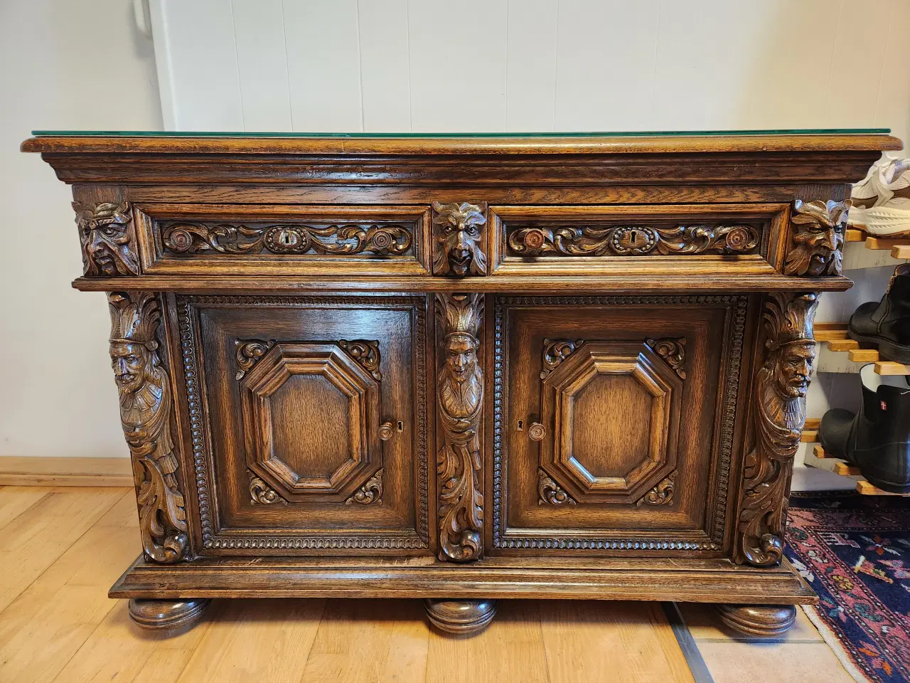 Billede 1 - Komplet spisestue i mørkbejdset eg.