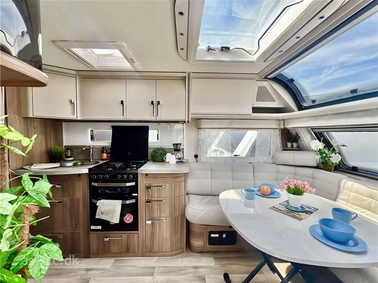 Billede 7 - 2024 - Kabe Royal 520 XL KS   KABE Royal 520 XL KS kan vejes ned til 1800 KG.
