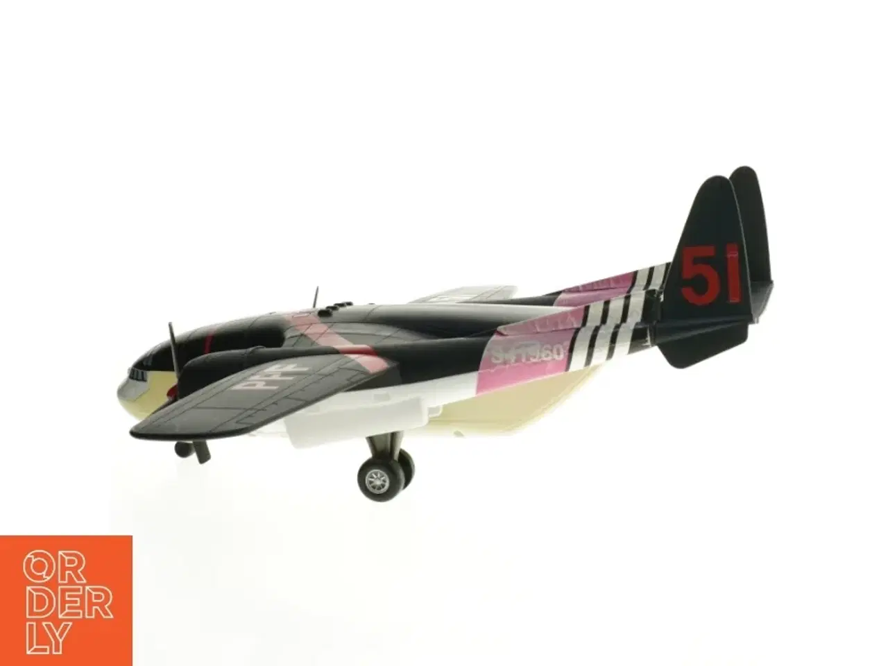 Billede 3 - Stort modelfly fra Planes / Flyvemaskiner (str. 46 x 43 cm)