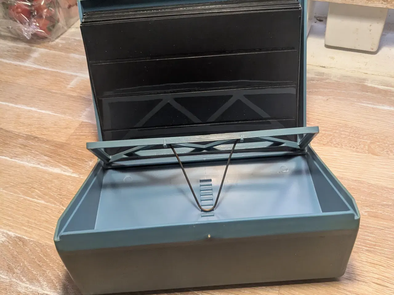 Billede 3 - Kassette til frimærker incl etui