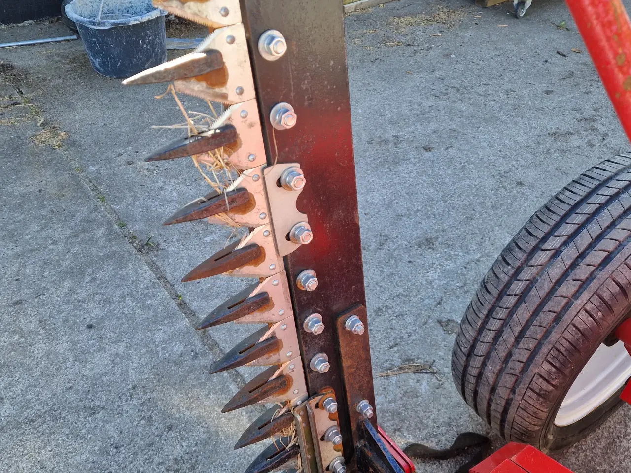 Billede 4 - Fingerklipper på hjul med 2,7m kniv. 