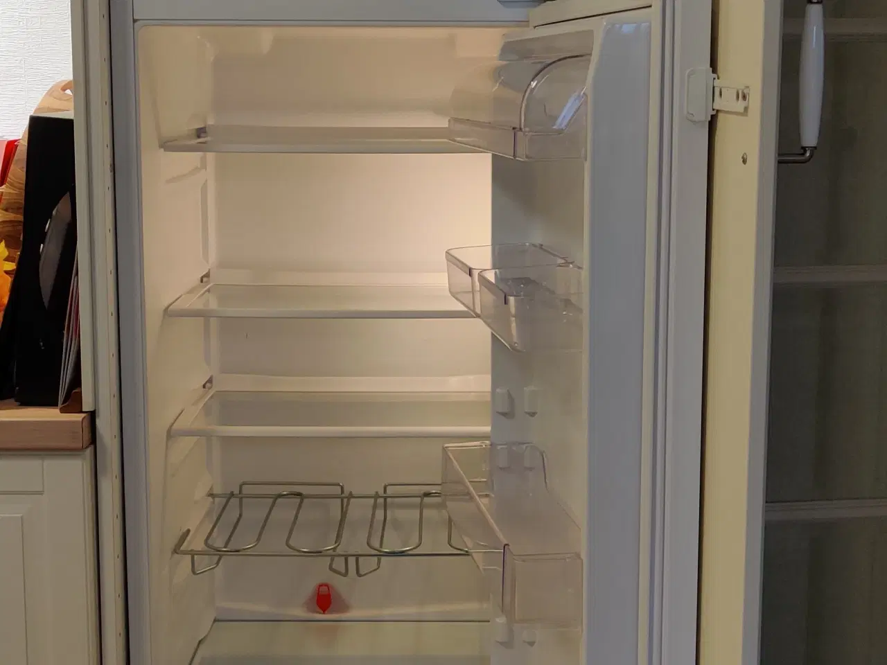 Billede 1 - integreret køleskab Ikea og komple skab fra Ikea 