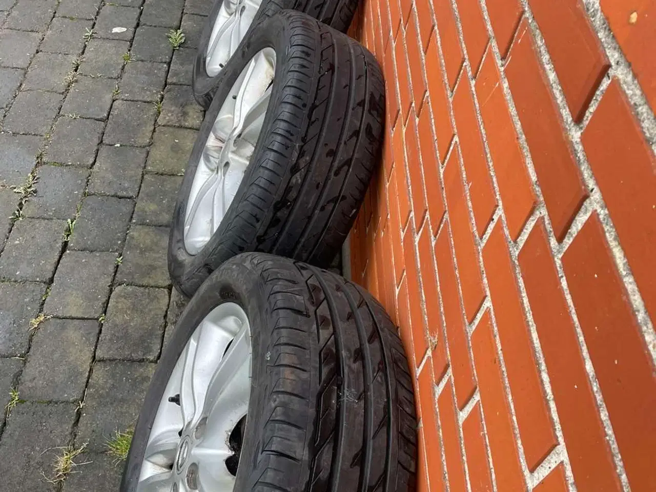 Billede 4 - 17 Originale Nissan Aluhjul med sommerdæk