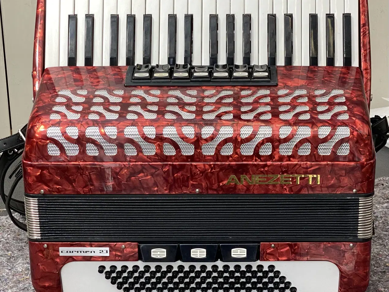 Billede 7 - ANEZETTI harmonika – 37 tangenter – flot blodrød