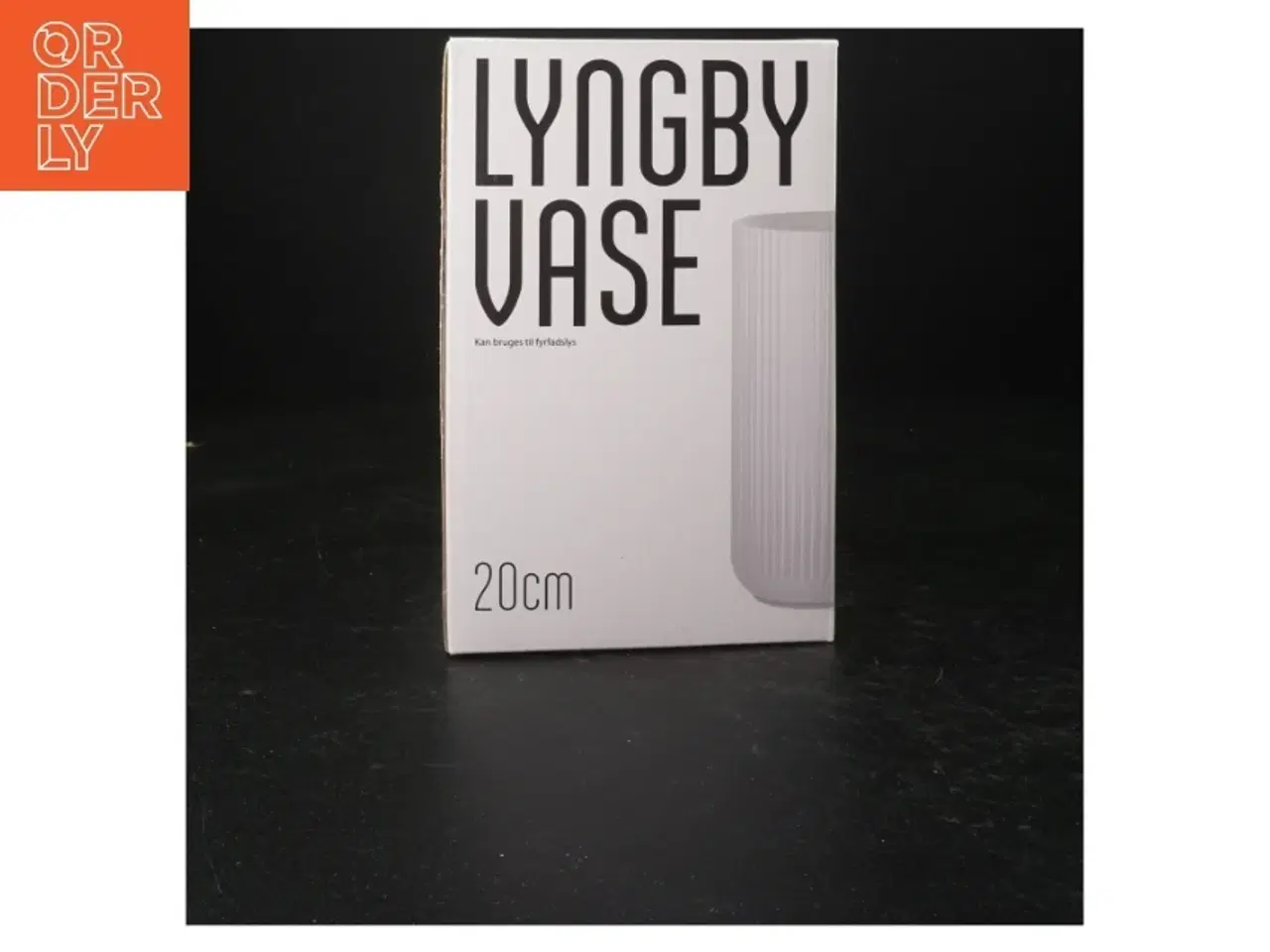 Billede 2 - Hvid porcelænsvase fra Lyngby (str. 20 cm)