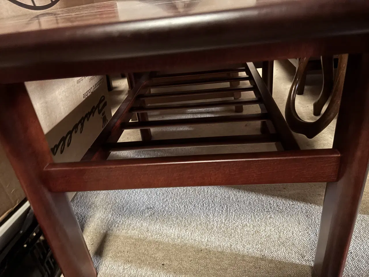 Billede 2 - Sofabord i mørkt træ