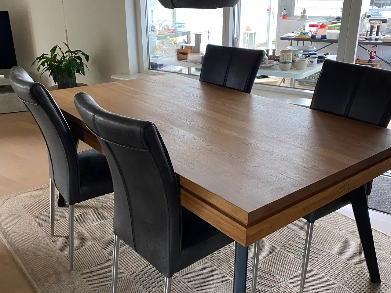 Billede 1 - Spisebord i egetræ 