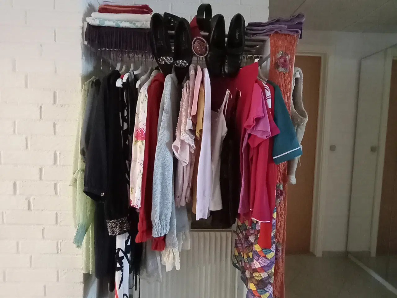 Billede 1 - Ny Garderobe kun 300 kr.