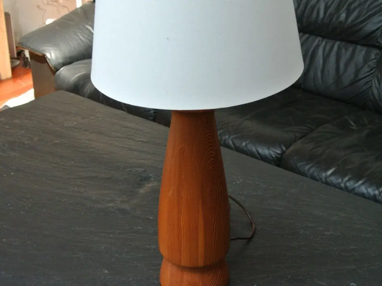 Billede 1 - Bordlampe i træ