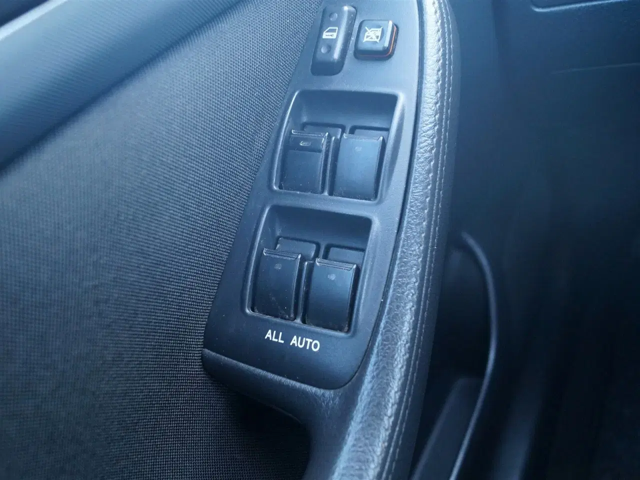 Billede 16 - Toyota Avensis 2,0 D-4D DPF Linea Sol 126HK Stc 6g