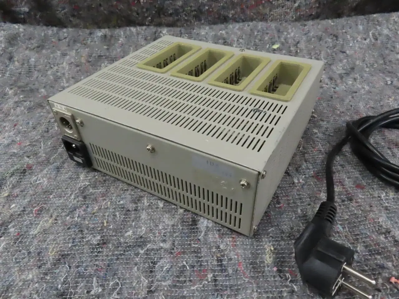 Billede 3 - Oplader til 4 Batterier - I.D.K LX-4 (MOMSFRI)