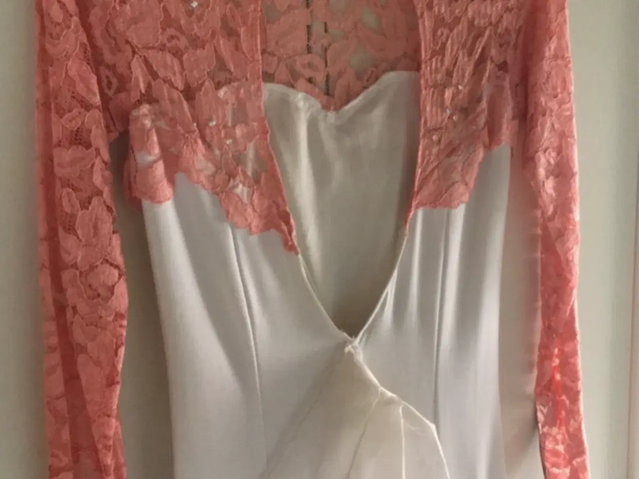 Billede 3 - Standard kjole/vals kjole 