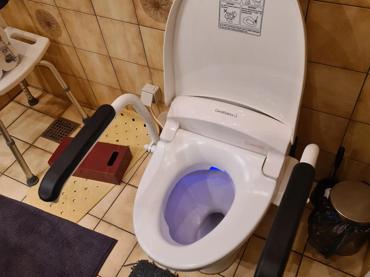 Billede 1 - CareBidets Jasmin II Toiletsæde