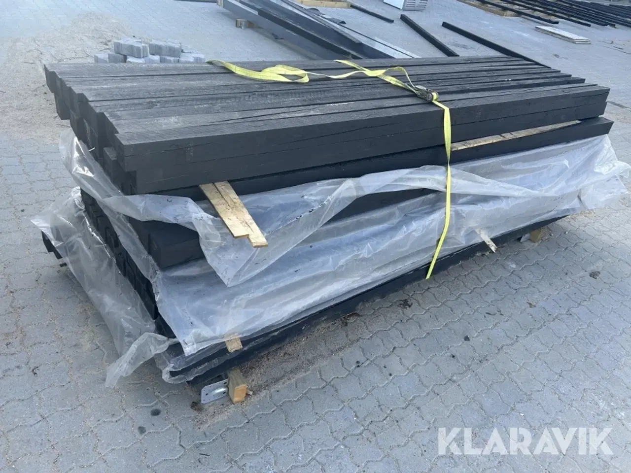 Billede 1 - Sortmalet stolper Gran, 100 styk