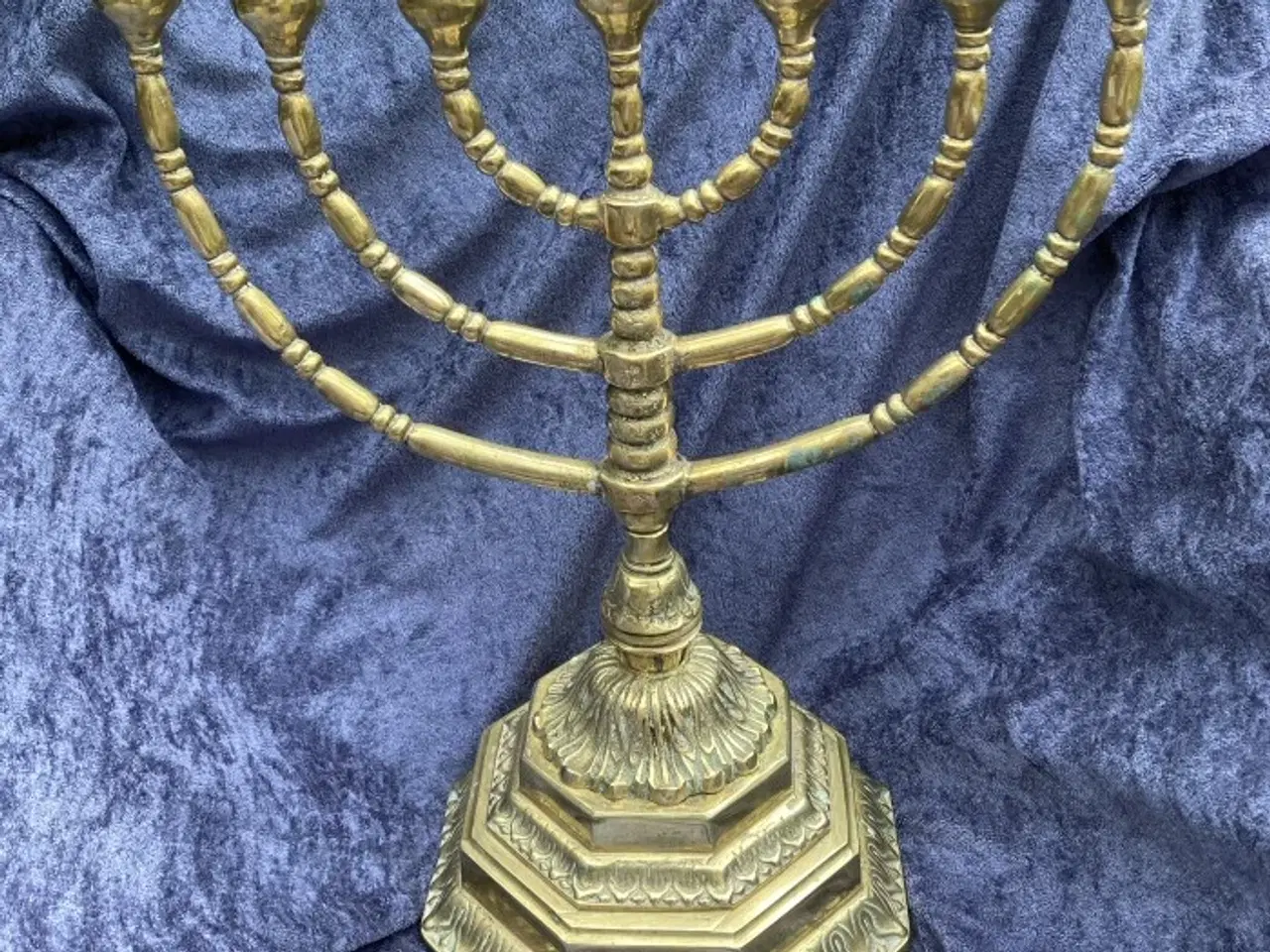 Billede 1 - Syvarmet lysestage i messing – menorah
