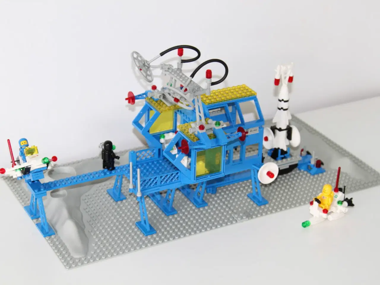 Billede 2 - LEGO SPACE 6971 Inter-Galactic Command Base