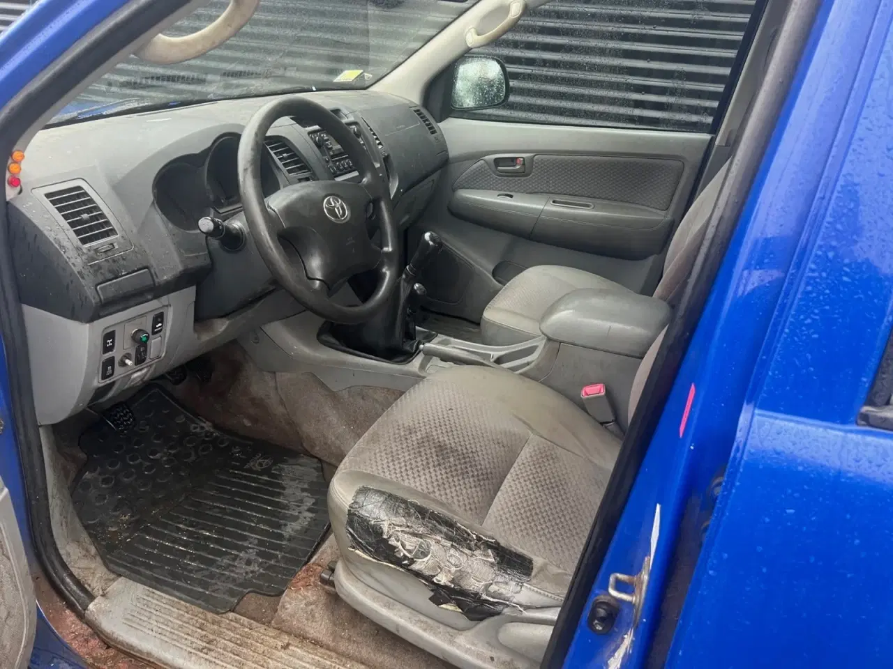 Billede 2 - Toyota HiLux 2,5 D-4D 102 Db.Kab 4x4