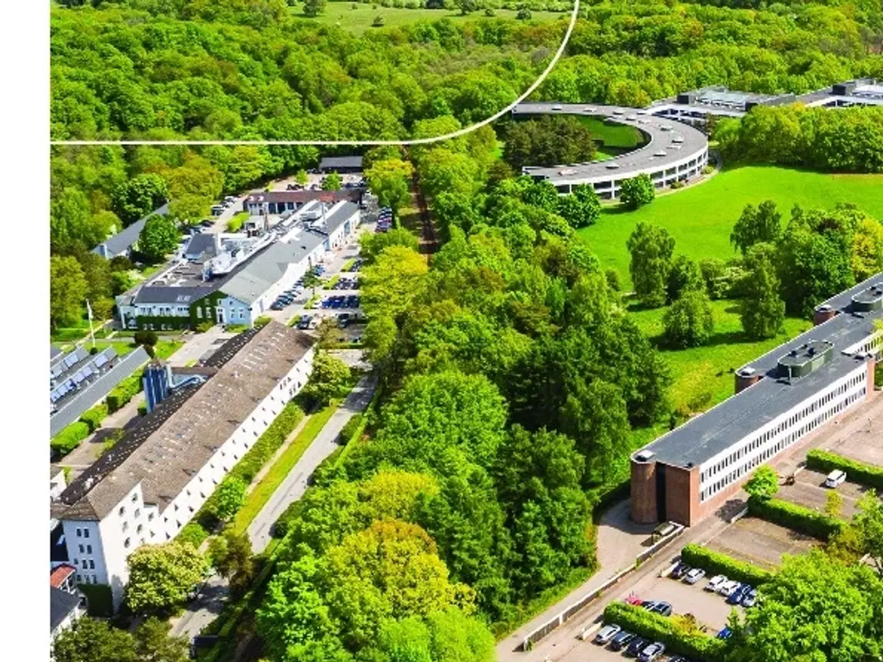 Billede 33 - Unik arkitektur placeret i skøn natur