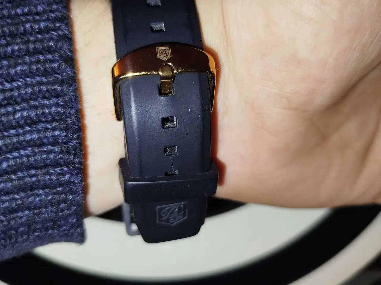 Billede 4 - Stort Herre ur i guld og sort farve