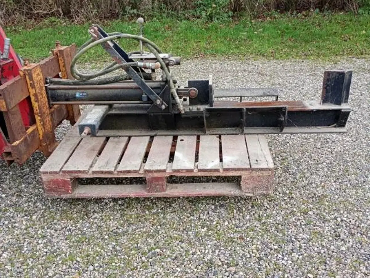 Billede 1 - Brændekløver, hydraulisk. 60 cm lange stykker træ.