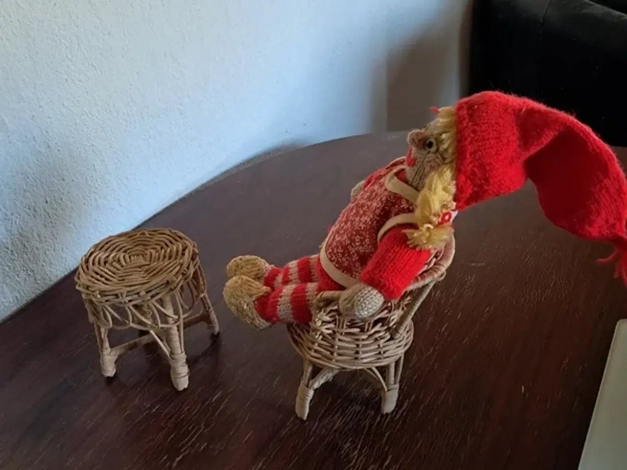 Billede 2 - Nisse med bord og stol