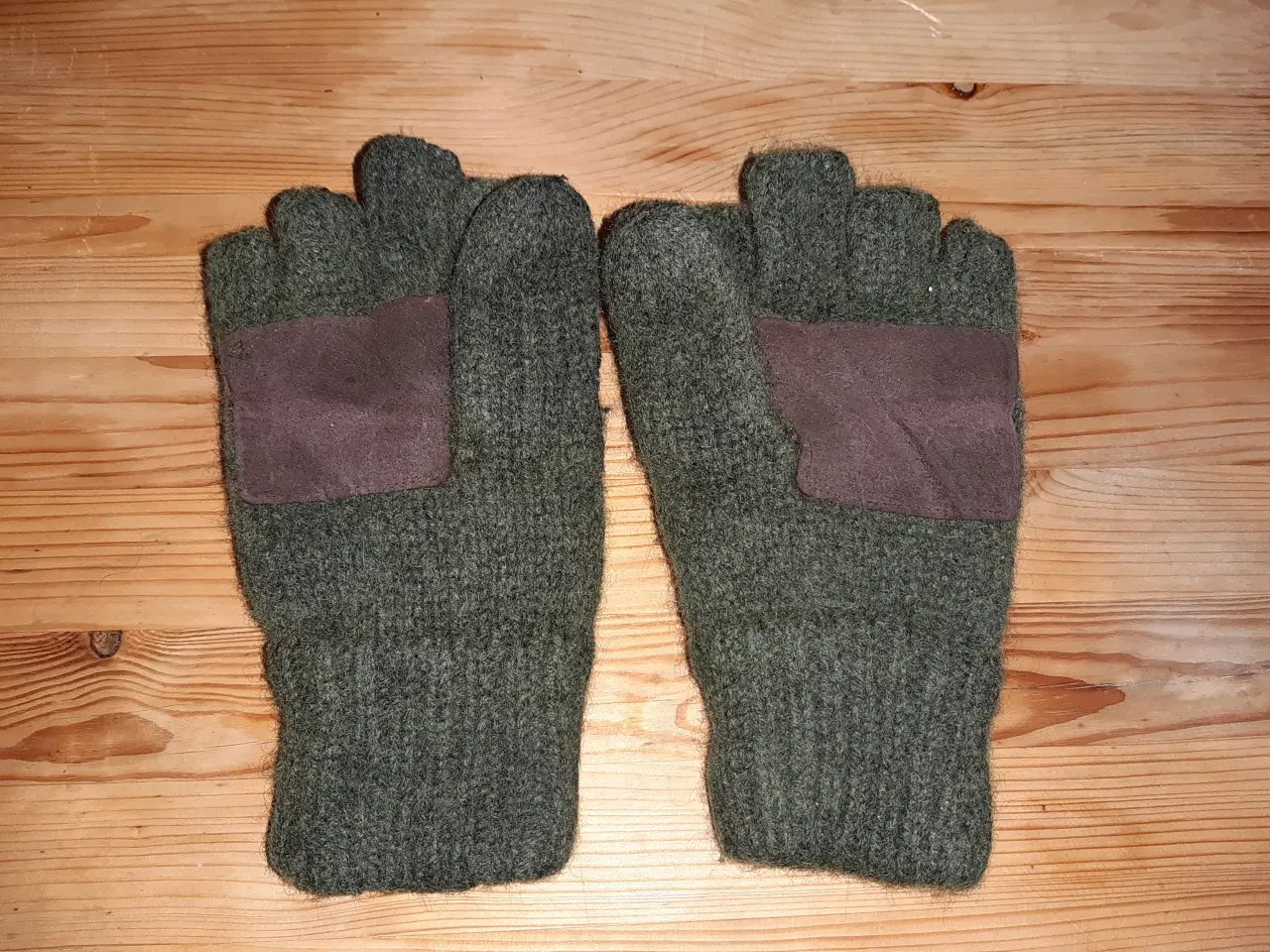 Billede 12 - Jagttøj sæt, kasket med camonet, hat, hansker m.m.