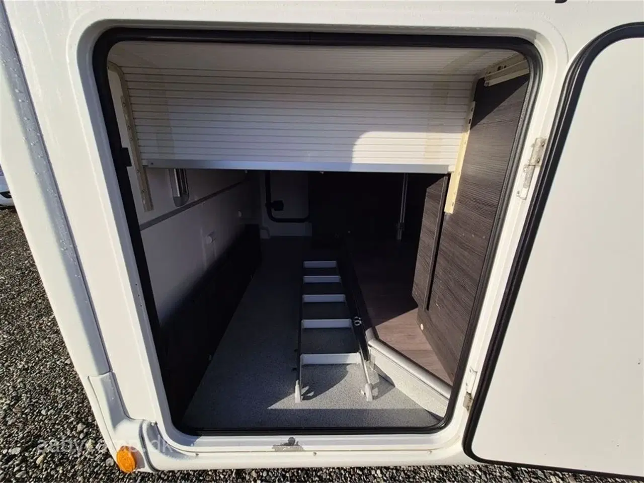 Billede 19 - 2020 - Benimar Mileo 296   markise. cykelstativ. batteri. solcelle. queensbed. 5 selepladser. Bemærk sælges Kun Til CVR!!