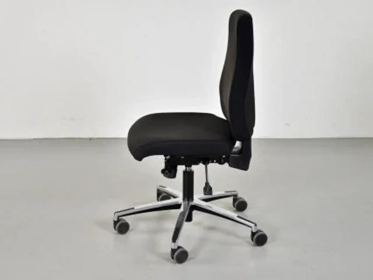 Billede 2 - Duba b8 kontorstol med høj ryg, sort polster og blankt stel