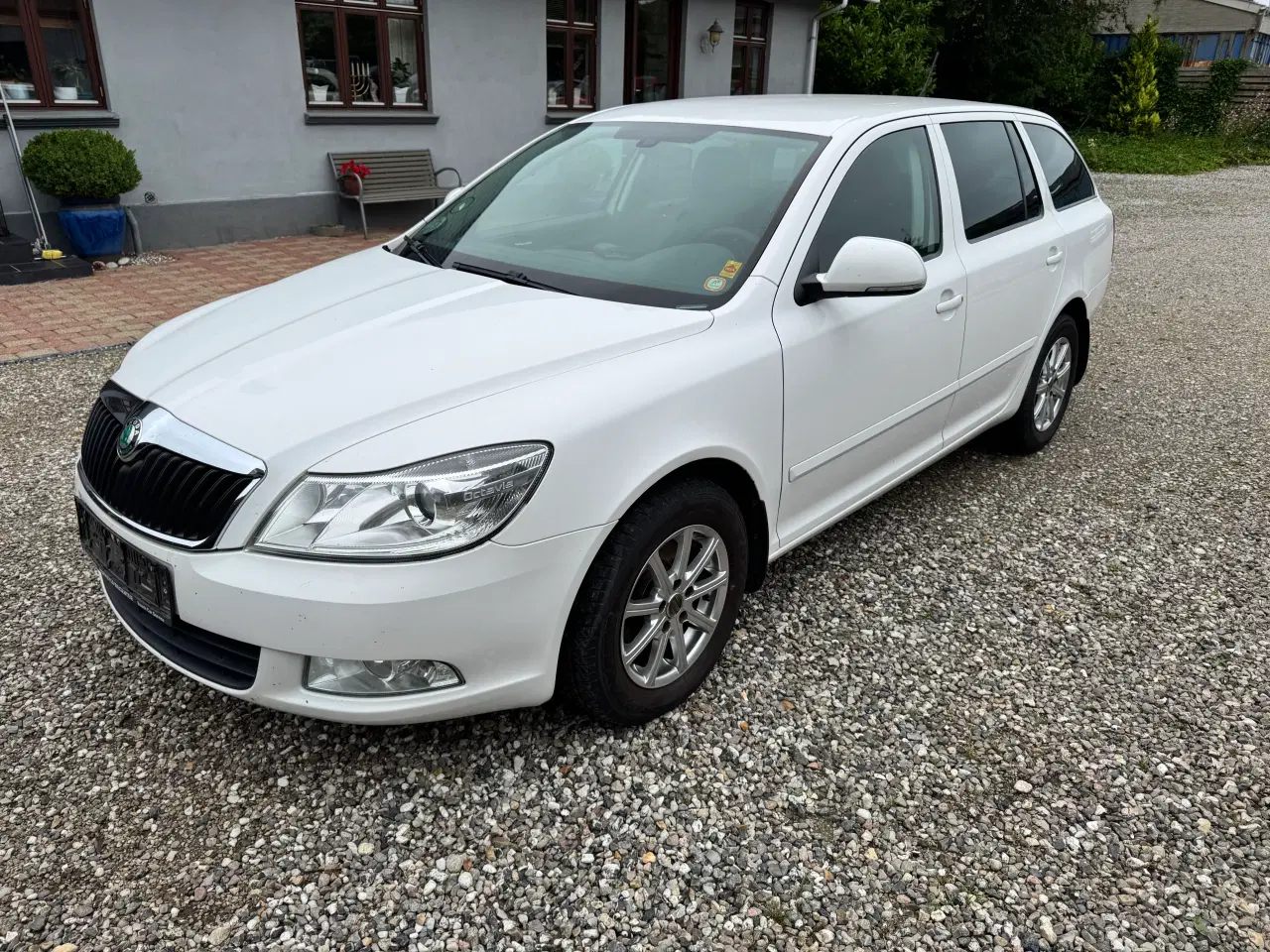 Billede 1 - Skoda Octavia 1.6 tdi st.car årg 2011